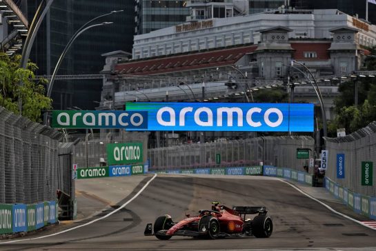 Carlos Sainz Jr (ESP) Ferrari F1-75.
30.09.2022. Formula 1 World Championship, Rd 17, Singapore Grand Prix, Marina Bay Street Circuit, Singapore, Practice Day.
- www.xpbimages.com, EMail: requests@xpbimages.com © Copyright: Bearne / XPB Images