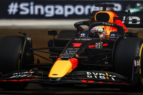 Max Verstappen (NLD), Red Bull Racing
30.09.2022. Formula 1 World Championship, Rd 17, Singapore Grand Prix, Marina Bay Street Circuit, Singapore, Practice Day.
- www.xpbimages.com, EMail: requests@xpbimages.com © Copyright: Charniaux / XPB Images