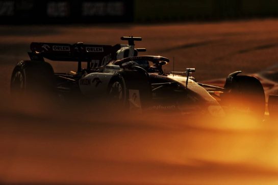 Valtteri Bottas (FIN) Alfa Romeo F1 Team C42.
30.09.2022. Formula 1 World Championship, Rd 17, Singapore Grand Prix, Marina Bay Street Circuit, Singapore, Practice Day.
- www.xpbimages.com, EMail: requests@xpbimages.com © Copyright: Moy / XPB Images