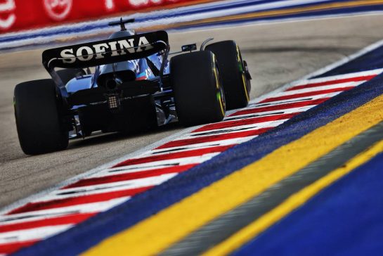 Alexander Albon (THA) Williams Racing FW44.
30.09.2022. Formula 1 World Championship, Rd 17, Singapore Grand Prix, Marina Bay Street Circuit, Singapore, Practice Day.
- www.xpbimages.com, EMail: requests@xpbimages.com © Copyright: Moy / XPB Images