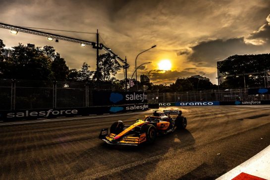 Lando Norris (GBR) McLaren MCL36.
30.09.2022. Formula 1 World Championship, Rd 17, Singapore Grand Prix, Marina Bay Street Circuit, Singapore, Practice Day.
- www.xpbimages.com, EMail: requests@xpbimages.com © Copyright: Bearne / XPB Images