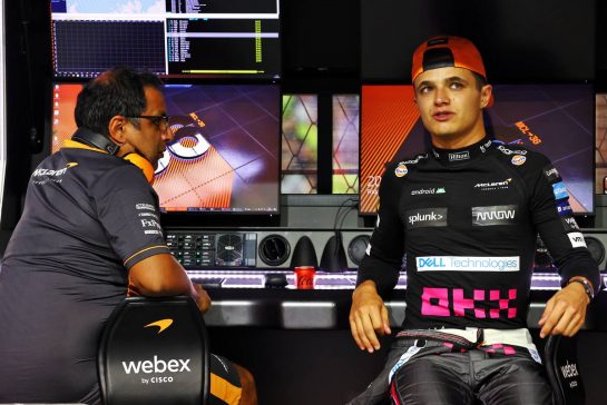 Lando Norris (GBR) McLaren.
30.09.2022. Formula 1 World Championship, Rd 17, Singapore Grand Prix, Marina Bay Street Circuit, Singapore, Practice Day.
- www.xpbimages.com, EMail: requests@xpbimages.com © Copyright: Batchelor / XPB Images