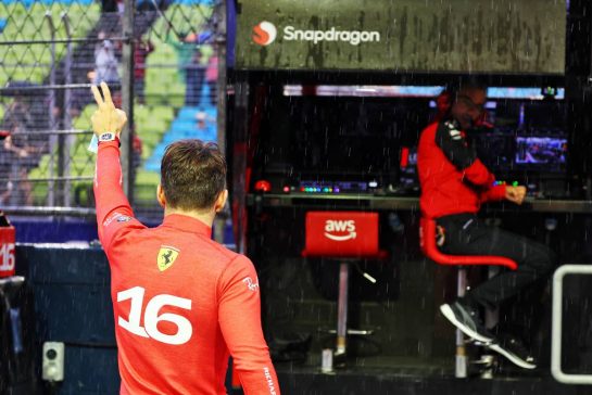 Charles Leclerc (MON) Ferrari.
01.10.2022. Formula 1 World Championship, Rd 17, Singapore Grand Prix, Marina Bay Street Circuit, Singapore, Qualifying Day.
- www.xpbimages.com, EMail: requests@xpbimages.com &copy; Copyright: Batchelor / XPB Images