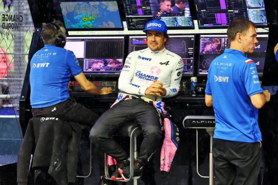 Fernando Alonso (ESP) Alpine F1 Team.
01.10.2022. Formula 1 World Championship, Rd 17, Singapore Grand Prix, Marina Bay Street Circuit, Singapore, Qualifying Day.
- www.xpbimages.com, EMail: requests@xpbimages.com &copy; Copyright: Batchelor / XPB Images