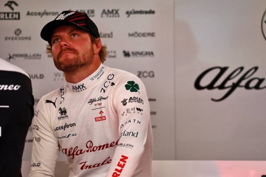 Valtteri Bottas (FIN) Alfa Romeo F1 Team.
01.10.2022. Formula 1 World Championship, Rd 17, Singapore Grand Prix, Marina Bay Street Circuit, Singapore, Qualifying Day.
- www.xpbimages.com, EMail: requests@xpbimages.com &copy; Copyright: Batchelor / XPB Images