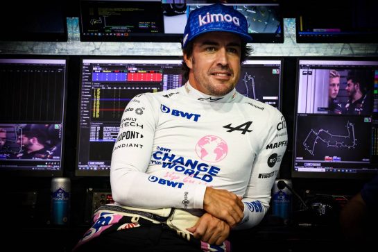 Fernando Alonso (ESP), Alpine F1 Team 
01.10.2022. Formula 1 World Championship, Rd 17, Singapore Grand Prix, Marina Bay Street Circuit, Singapore, Qualifying Day.
- www.xpbimages.com, EMail: requests@xpbimages.com &copy; Copyright: Charniaux / XPB Images