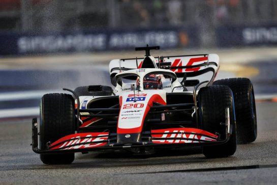 Kevin Magnussen (DEN) Haas VF-22.
01.10.2022. Formula 1 World Championship, Rd 17, Singapore Grand Prix, Marina Bay Street Circuit, Singapore, Qualifying Day.
- www.xpbimages.com, EMail: requests@xpbimages.com &copy; Copyright: Moy / XPB Images