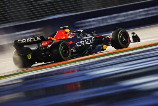 Sergio Perez (MEX) Red Bull Racing RB18.
01.10.2022. Formula 1 World Championship, Rd 17, Singapore Grand Prix, Marina Bay Street Circuit, Singapore, Qualifying Day.
- www.xpbimages.com, EMail: requests@xpbimages.com &copy; Copyright: Moy / XPB Images