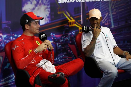 (L to R): Charles Leclerc (MON) Ferrari and Lewis Hamilton (GBR) Mercedes AMG F1 in the post qualifying FIA Press Conference.
01.10.2022. Formula 1 World Championship, Rd 17, Singapore Grand Prix, Marina Bay Street Circuit, Singapore, Qualifying Day.
- www.xpbimages.com, EMail: requests@xpbimages.com &copy; Copyright: XPB Images
