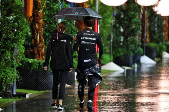 George Russell (GBR) Mercedes AMG F1.
02.10.2022. Formula 1 World Championship, Rd 17, Singapore Grand Prix, Marina Bay Street Circuit, Singapore, Race Day.
 - www.xpbimages.com, EMail: requests@xpbimages.com &copy; Copyright: Coates / XPB Images