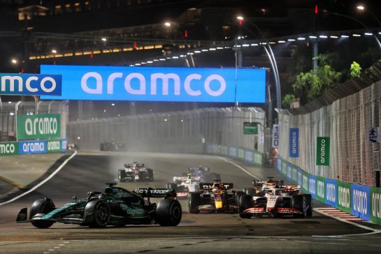 Lance Stroll (CDN) Aston Martin F1 Team AMR22.
02.10.2022. Formula 1 World Championship, Rd 17, Singapore Grand Prix, Marina Bay Street Circuit, Singapore, Race Day.
- www.xpbimages.com, EMail: requests@xpbimages.com &copy; Copyright: Bearne / XPB Images