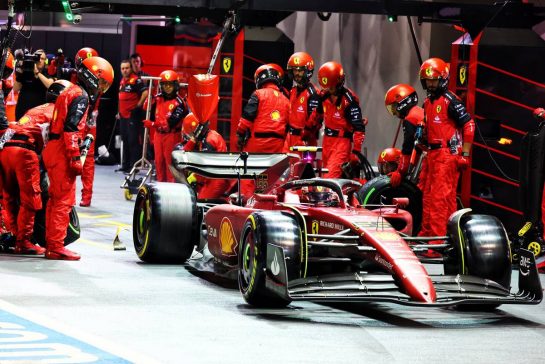 Carlos Sainz Jr (ESP) Ferrari F1-75 makes a pit stop.
02.10.2022. Formula 1 World Championship, Rd 17, Singapore Grand Prix, Marina Bay Street Circuit, Singapore, Race Day.
- www.xpbimages.com, EMail: requests@xpbimages.com &copy; Copyright: Batchelor / XPB Images