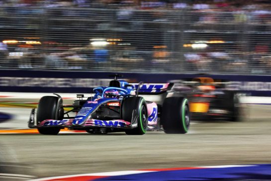Fernando Alonso (ESP) Alpine F1 Team A522.
02.10.2022. Formula 1 World Championship, Rd 17, Singapore Grand Prix, Marina Bay Street Circuit, Singapore, Race Day.
- www.xpbimages.com, EMail: requests@xpbimages.com &copy; Copyright: Charniaux / XPB Images
