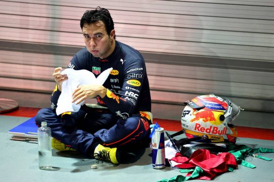 1st place Sergio Perez (MEX) Red Bull Racing RB18.
02.10.2022. Formula 1 World Championship, Rd 17, Singapore Grand Prix, Marina Bay Street Circuit, Singapore, Race Day.
- www.xpbimages.com, EMail: requests@xpbimages.com &copy; Copyright: Batchelor / XPB Images