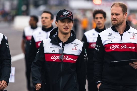 Guanyu Zhou (CHN) Alfa Romeo F1 Team walks the circuit with the team.
06.10.2022. Formula 1 World Championship, Rd 18, Japanese Grand Prix, Suzuka, Japan, Preparation Day.
- www.xpbimages.com, EMail: requests@xpbimages.com &copy; Copyright: Bearne / XPB Images