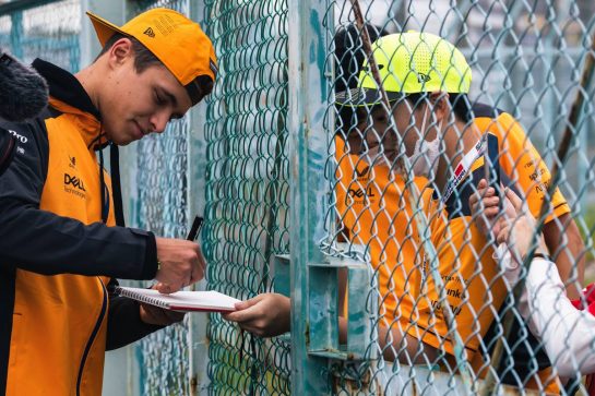 Lando Norris (GBR) McLaren signs autographs for the fans.
06.10.2022. Formula 1 World Championship, Rd 18, Japanese Grand Prix, Suzuka, Japan, Preparation Day.
- www.xpbimages.com, EMail: requests@xpbimages.com &copy; Copyright: Bearne / XPB Images