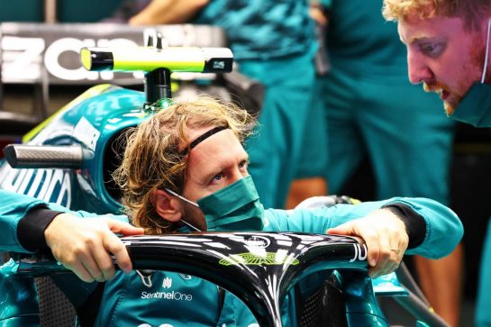 Sebastian Vettel (GER) Aston Martin F1 Team AMR22.
07.10.2022. Formula 1 World Championship, Rd 18, Japanese Grand Prix, Suzuka, Japan, Practice Day.
- www.xpbimages.com, EMail: requests@xpbimages.com © Copyright: Coates / XPB Images