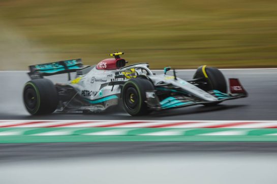 Lewis Hamilton (GBR) Mercedes AMG F1 W13.
07.10.2022. Formula 1 World Championship, Rd 18, Japanese Grand Prix, Suzuka, Japan, Practice Day.
- www.xpbimages.com, EMail: requests@xpbimages.com © Copyright: Bearne / XPB Images