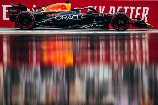 Max Verstappen (NLD) Red Bull Racing RB18.
08.10.2022. Formula 1 World Championship, Rd 18, Japanese Grand Prix, Suzuka, Japan, Qualifying Day.
- www.xpbimages.com, EMail: requests@xpbimages.com © Copyright: Bearne / XPB Images