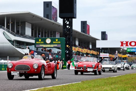 Valtteri Bottas (FIN) Alfa Romeo F1 Team on the drivers parade.
09.10.2022. Formula 1 World Championship, Rd 18, Japanese Grand Prix, Suzuka, Japan, Race Day.
 - www.xpbimages.com, EMail: requests@xpbimages.com &copy; Copyright: Coates / XPB Images