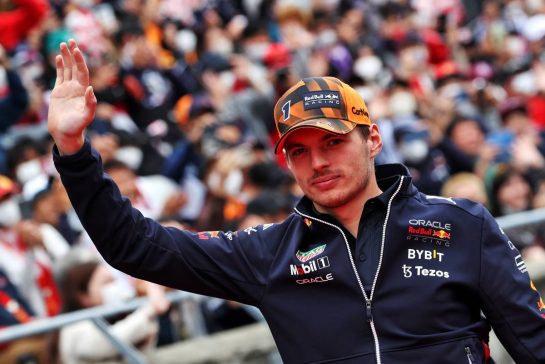 Max Verstappen (NLD) Red Bull Racing on the drivers parade.
09.10.2022. Formula 1 World Championship, Rd 18, Japanese Grand Prix, Suzuka, Japan, Race Day.
- www.xpbimages.com, EMail: requests@xpbimages.com &copy; Copyright: Bearne / XPB Images