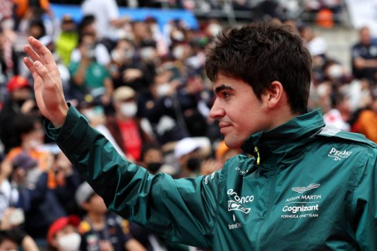 Lance Stroll (CDN) Aston Martin F1 Team on the drivers parade.
09.10.2022. Formula 1 World Championship, Rd 18, Japanese Grand Prix, Suzuka, Japan, Race Day.
- www.xpbimages.com, EMail: requests@xpbimages.com &copy; Copyright: Bearne / XPB Images