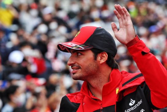 Carlos Sainz Jr (ESP) Ferrari on the drivers parade.
09.10.2022. Formula 1 World Championship, Rd 18, Japanese Grand Prix, Suzuka, Japan, Race Day.
- www.xpbimages.com, EMail: requests@xpbimages.com &copy; Copyright: Bearne / XPB Images
