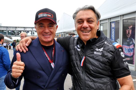(L to R): Jean Alesi (FRA) with Luca de Meo (ITA) Groupe Renault Chief Executive Officer.
09.10.2022. Formula 1 World Championship, Rd 18, Japanese Grand Prix, Suzuka, Japan, Race Day.
- www.xpbimages.com, EMail: requests@xpbimages.com &copy; Copyright: Batchelor / XPB Images