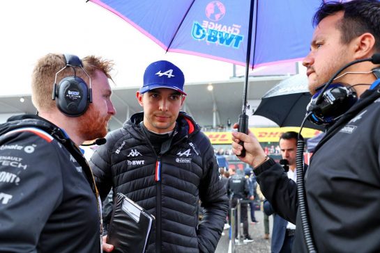 Esteban Ocon (FRA) Alpine F1 Team on the grid.
09.10.2022. Formula 1 World Championship, Rd 18, Japanese Grand Prix, Suzuka, Japan, Race Day.
- www.xpbimages.com, EMail: requests@xpbimages.com &copy; Copyright: Batchelor / XPB Images