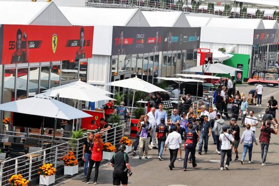 Paddock atmosphere.
27.10.2022. Formula 1 World Championship, Rd 20, Mexican Grand Prix, Mexico City, Mexico, Preparation Day.
- www.xpbimages.com, EMail: requests@xpbimages.com © Copyright: Moy / XPB Images