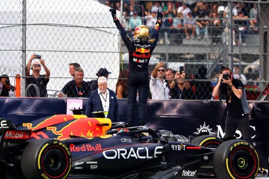 1st place Max Verstappen (NLD) Red Bull Racing RB18.
30.10.2022. Formula 1 World Championship, Rd 20, Mexican Grand Prix, Mexico City, Mexico, Race Day.
- www.xpbimages.com, EMail: requests@xpbimages.com © Copyright: Batchelor / XPB Images