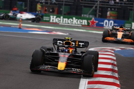 Sergio Perez (MEX) Red Bull Racing RB18.
30.10.2022. Formula 1 World Championship, Rd 20, Mexican Grand Prix, Mexico City, Mexico, Race Day.
- www.xpbimages.com, EMail: requests@xpbimages.com © Copyright: Batchelor / XPB Images