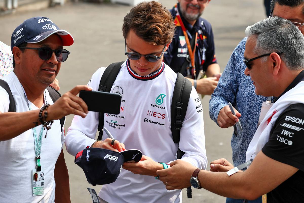 De Vries: Age irrelevant in F1 as ‘everyone walks their own path’