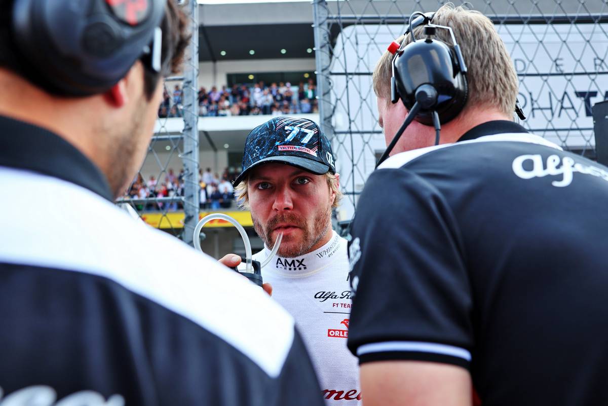 Valtteri Bottas (FIN) Alfa Romeo F1 Team on the grid. 30.10.2022. Formula 1 World Championship, Rd 20, Mexican Grand Prix, Mexico City, Mexico, Race