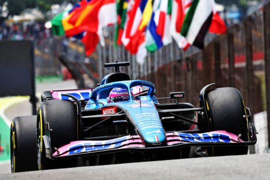 Fernando Alonso (ESP) Alpine F1 Team A522.
11.11.2022. Formula 1 World Championship, Rd 21, Brazilian Grand Prix, Sao Paulo, Brazil, Qualifying Day.
- www.xpbimages.com, EMail: requests@xpbimages.com © Copyright: Batchelor / XPB Images