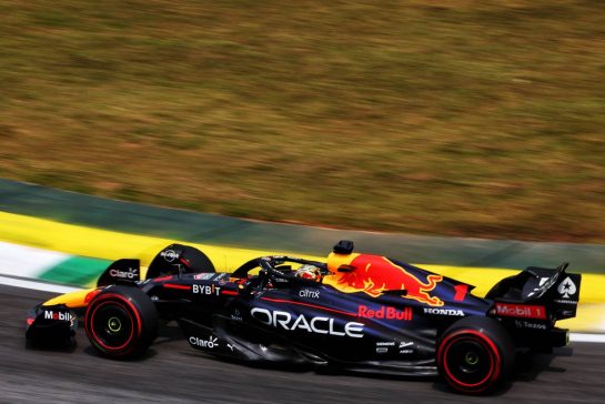 Max Verstappen (NLD) Red Bull Racing RB18.
11.11.2022. Formula 1 World Championship, Rd 21, Brazilian Grand Prix, Sao Paulo, Brazil, Qualifying Day.
- www.xpbimages.com, EMail: requests@xpbimages.com © Copyright: Coates / XPB Images