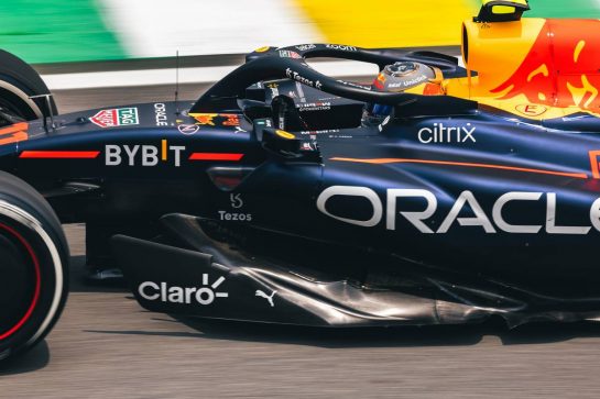 Sergio Perez (MEX) Red Bull Racing RB18.
11.11.2022. Formula 1 World Championship, Rd 21, Brazilian Grand Prix, Sao Paulo, Brazil, Qualifying Day.
- www.xpbimages.com, EMail: requests@xpbimages.com © Copyright: Bearne / XPB Images