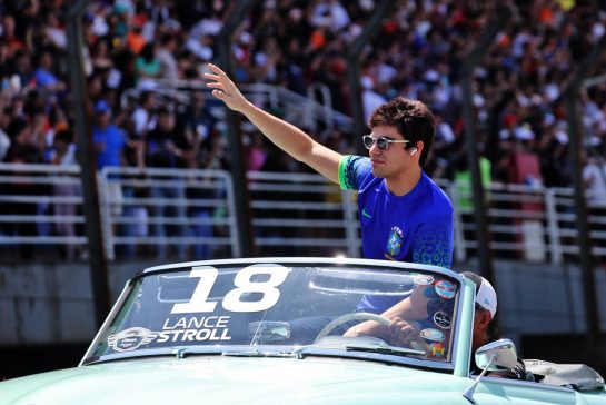 Lance Stroll (CDN) Aston Martin F1 Team on the drivers parade.
13.11.2022. Formula 1 World Championship, Rd 21, Brazilian Grand Prix, Sao Paulo, Brazil, Race Day.
- www.xpbimages.com, EMail: requests@xpbimages.com © Copyright: Bearne / XPB Images