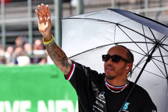 Lewis Hamilton (GBR) Mercedes AMG F1 on the drivers parade.
13.11.2022. Formula 1 World Championship, Rd 21, Brazilian Grand Prix, Sao Paulo, Brazil, Race Day.
- www.xpbimages.com, EMail: requests@xpbimages.com © Copyright: Coates / XPB Images
