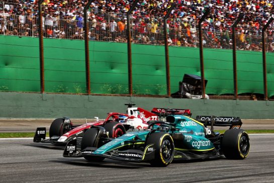 Lance Stroll (CDN) Aston Martin F1 Team AMR22 and Valtteri Bottas (FIN) Alfa Romeo F1 Team C42 battle for position.
13.11.2022. Formula 1 World Championship, Rd 21, Brazilian Grand Prix, Sao Paulo, Brazil, Race Day.
- www.xpbimages.com, EMail: requests@xpbimages.com © Copyright: Coates / XPB Images