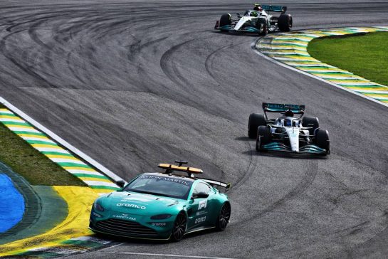 George Russell (GBR) Mercedes AMG F1 W13 leads behind the Aston Martin FIA Safety Car.
13.11.2022. Formula 1 World Championship, Rd 21, Brazilian Grand Prix, Sao Paulo, Brazil, Race Day.
- www.xpbimages.com, EMail: requests@xpbimages.com © Copyright: Batchelor / XPB Images