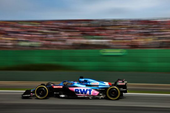 Fernando Alonso (ESP) Alpine F1 Team A522.
13.11.2022. Formula 1 World Championship, Rd 21, Brazilian Grand Prix, Sao Paulo, Brazil, Race Day.
- www.xpbimages.com, EMail: requests@xpbimages.com © Copyright: Coates / XPB Images