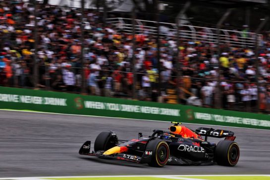 Sergio Perez (MEX) Red Bull Racing RB18.
13.11.2022. Formula 1 World Championship, Rd 21, Brazilian Grand Prix, Sao Paulo, Brazil, Race Day.
- www.xpbimages.com, EMail: requests@xpbimages.com © Copyright: Bearne / XPB Images