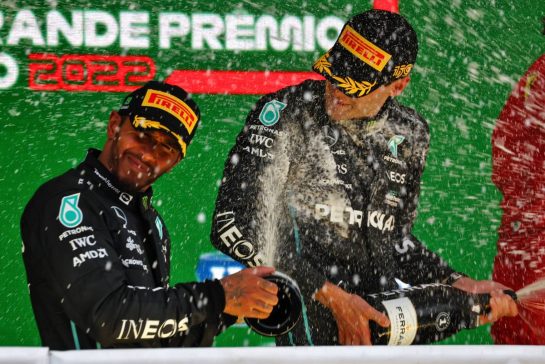 (L to R): second placed Lewis Hamilton (GBR) Mercedes AMG F1 and race winner George Russell (GBR) Mercedes AMG F1 on the podium.
13.11.2022. Formula 1 World Championship, Rd 21, Brazilian Grand Prix, Sao Paulo, Brazil, Race Day.
- www.xpbimages.com, EMail: requests@xpbimages.com © Copyright: Coates / XPB Images