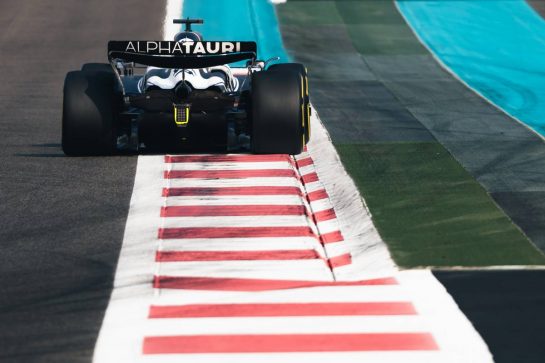 Nyck de Vries (NLD) AlphaTauri AT03.
22.11.2022. Formula 1 Testing, Yas Marina Circuit, Abu Dhabi, Tuesday.
- www.xpbimages.com, EMail: requests@xpbimages.com © Copyright: Bearne / XPB Images