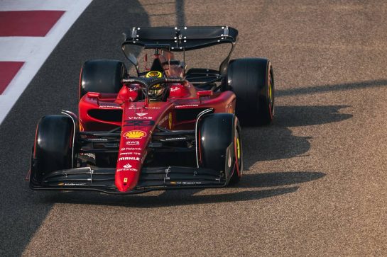Robert Shwartzman (RUS) / (ISR) Ferrari F1-75 Development Driver.
22.11.2022. Formula 1 Testing, Yas Marina Circuit, Abu Dhabi, Tuesday.
- www.xpbimages.com, EMail: requests@xpbimages.com © Copyright: Bearne / XPB Images