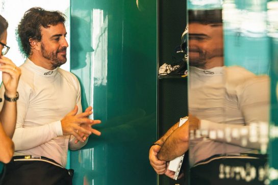 Fernando Alonso (ESP) Aston Martin F1 Team.
22.11.2022. Formula 1 Testing, Yas Marina Circuit, Abu Dhabi, Tuesday.
- www.xpbimages.com, EMail: requests@xpbimages.com © Copyright: Bearne / XPB Images