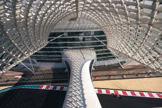 Sergio Perez (MEX) Red Bull Racing RB18.
22.11.2022. Formula 1 Testing, Yas Marina Circuit, Abu Dhabi, Tuesday.
- www.xpbimages.com, EMail: requests@xpbimages.com © Copyright: Bearne / XPB Images