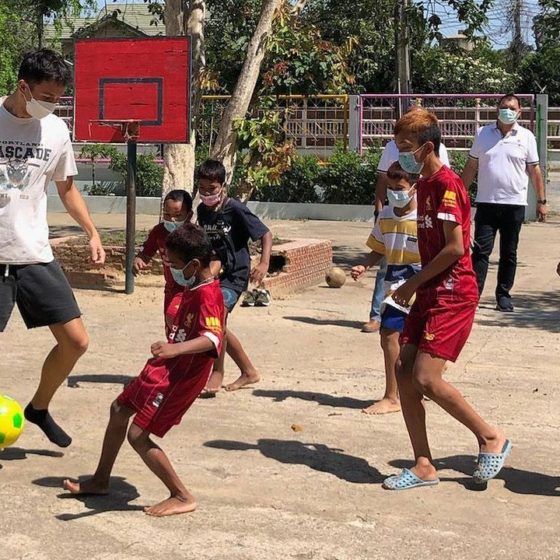 Albon F1 helmet auction racks up £84k for charity