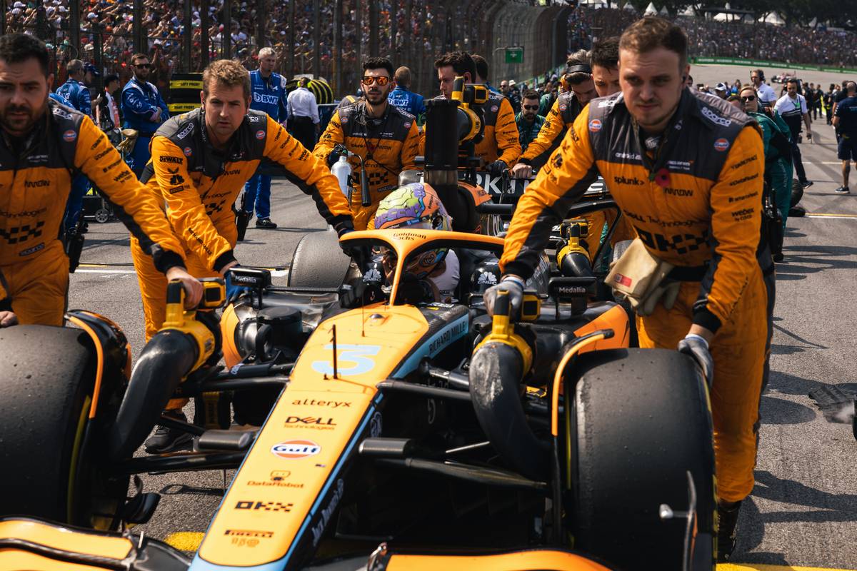 Daniel Ricciardo (AUS) McLaren MCL36 on the grid. 13.11.2022. Formula 1 World Championship, Rd 21, Brazilian Grand Prix, Sao Paulo, Brazil, Race